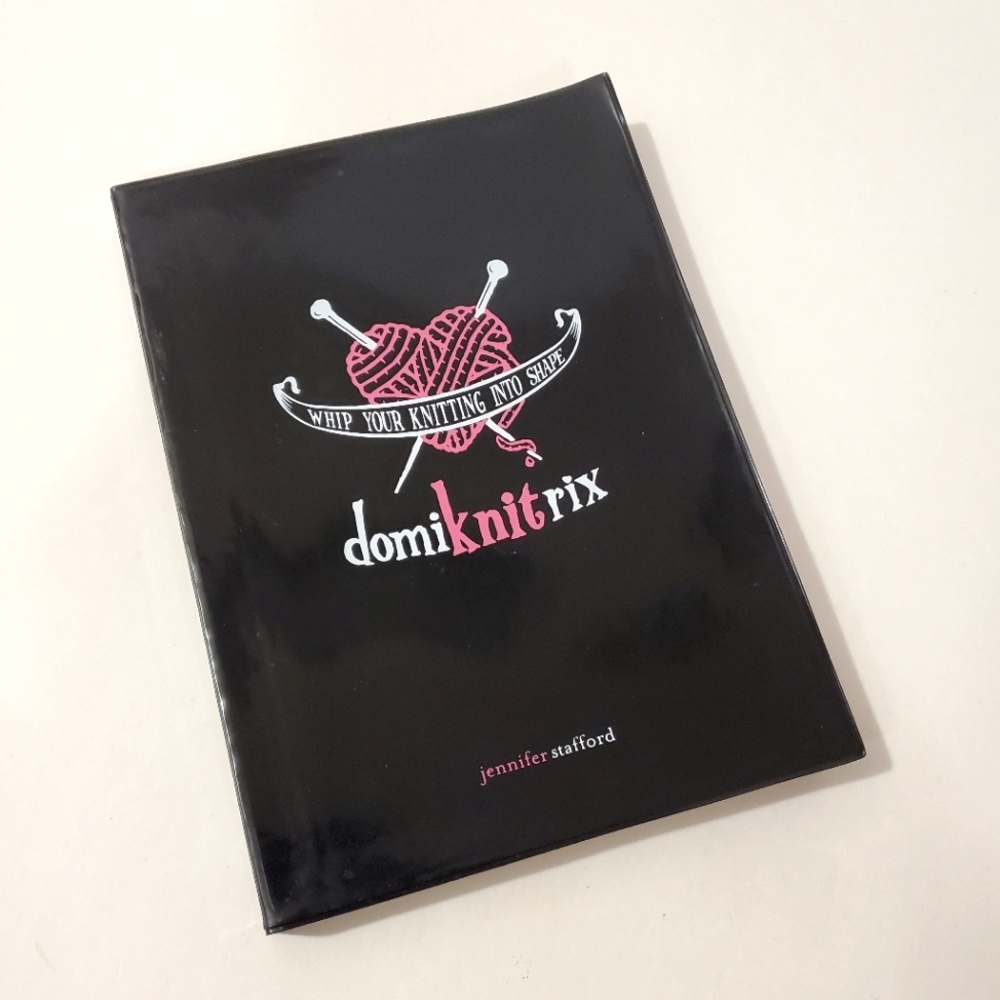 Domiknitrix - Knitting Instruction and Pattern Book